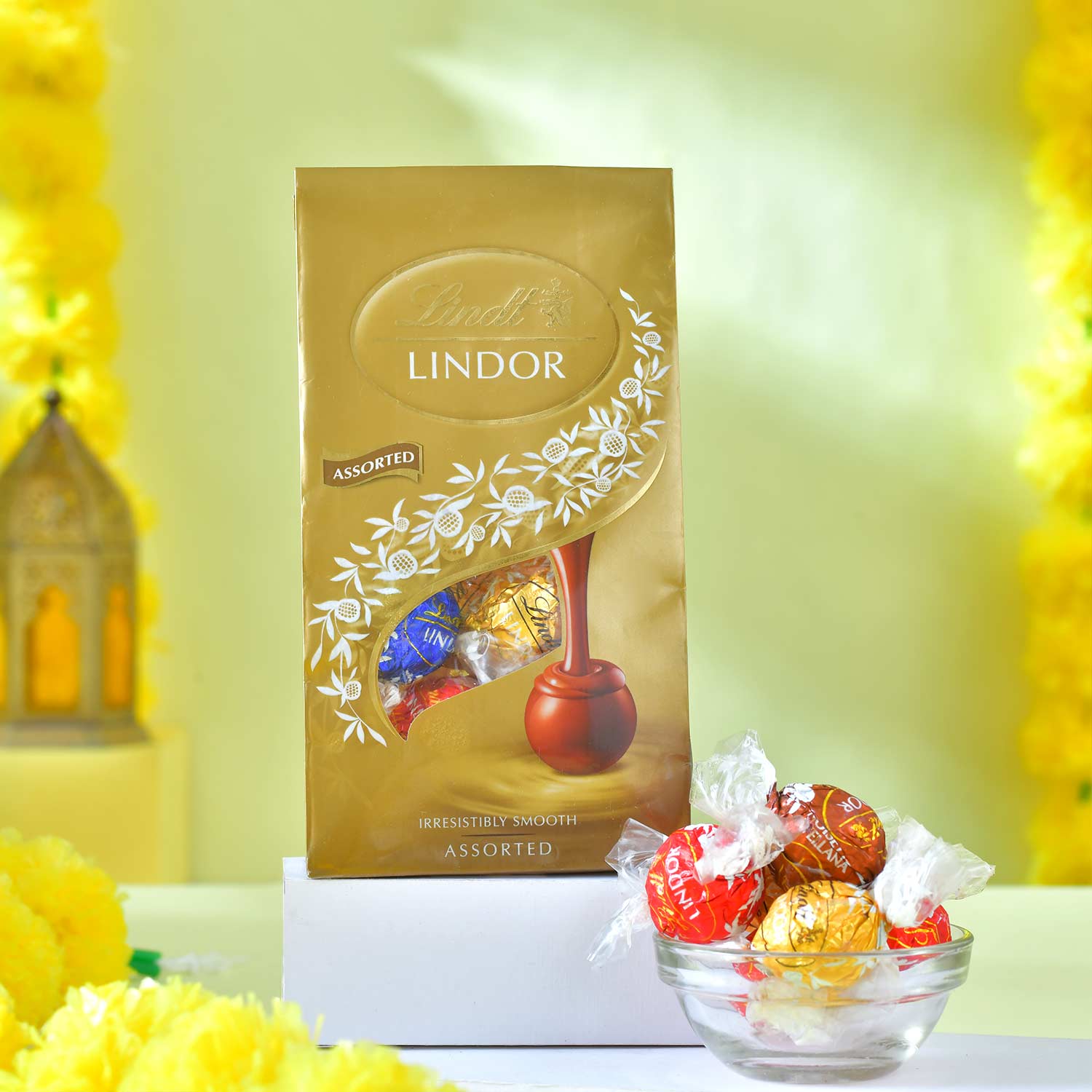 Bhaidooj Kalava With Assorted Lindt Chocolates